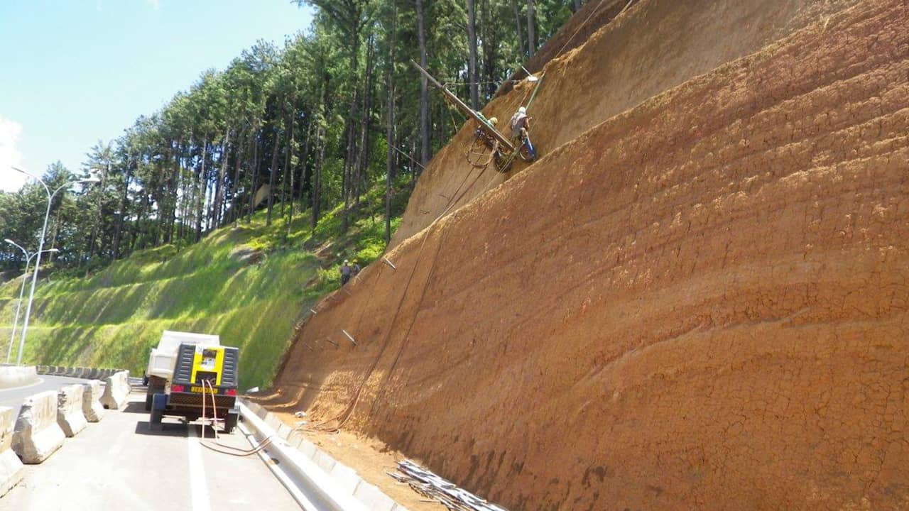 L’ Hydromulching à contrario de l’Hydroseeding est bien plus qu’une simple technique de semis de strate herbeuse.