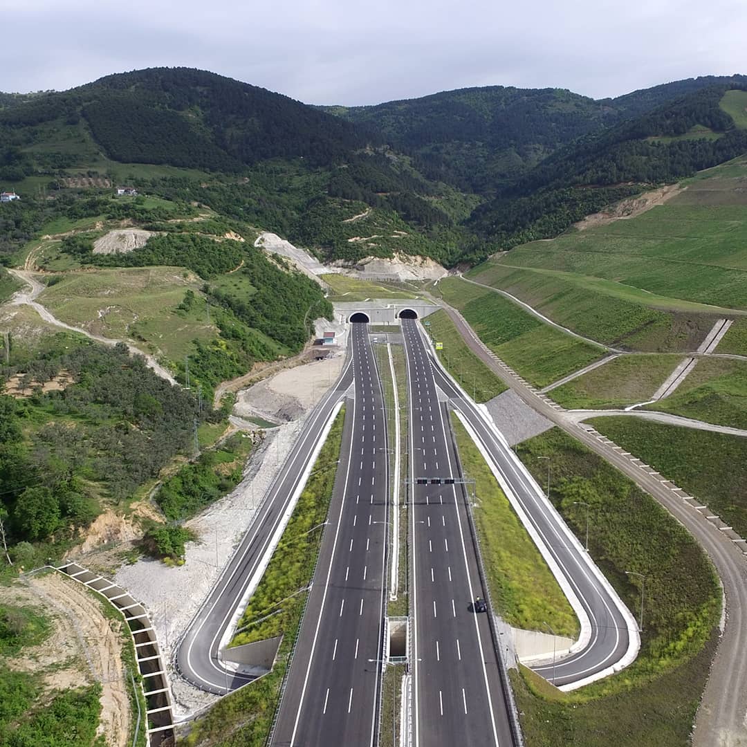 Hydromulching Euro-Tec : Contrôler l’érosion instantanément pour préserver l’ouvrage et y permettre l’implantation d’une strate herbacée pérenne