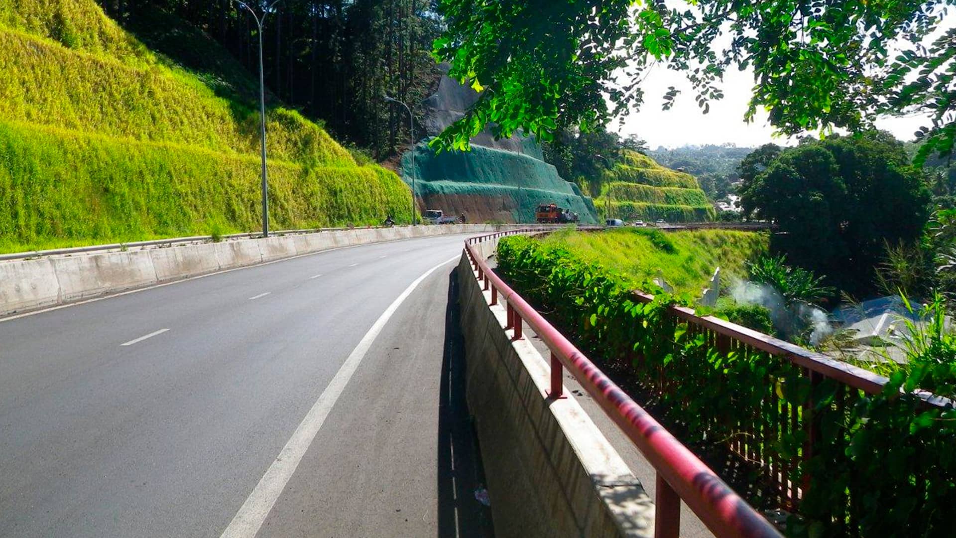 Hydromulching En complément d’une stabilisation pour conforter des ouvrages ou terrain dont l’intégrité de stabilité est menacée.