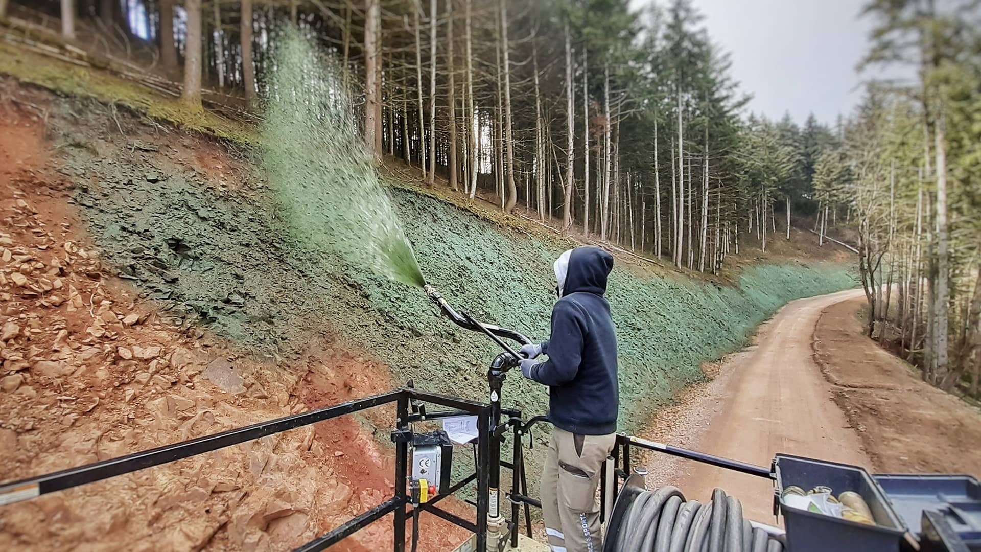 Qu'est-ce que l'hydroseeding ? Qu'est-ce que l'hydromulching ?